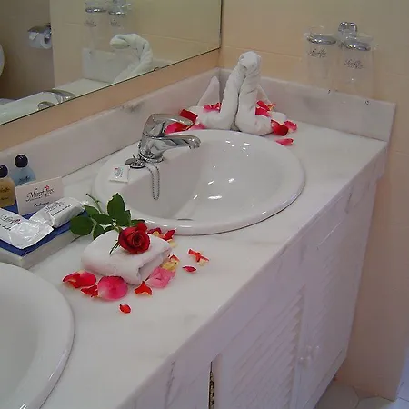 Miraflores Semesteranläggning (resort) 4*